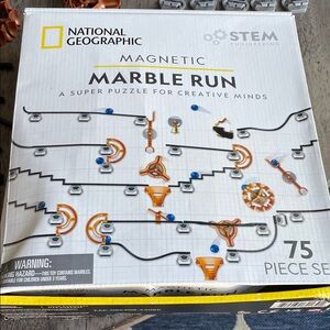 NATIONAL GEOGRAPHIC Magnetic Marble Run 75-Piece STEM Building Set